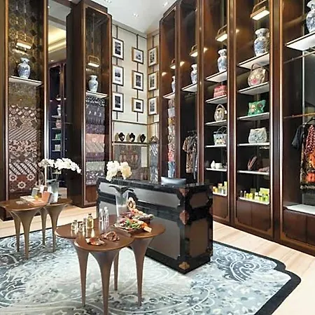 Eden\'Z Suite\'S Hotel